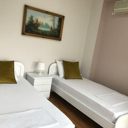 Joy Hotel Sarandë Exterior foto