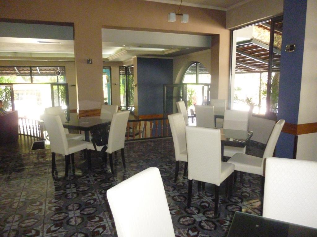 Joy Hotel Sarandë Exterior foto