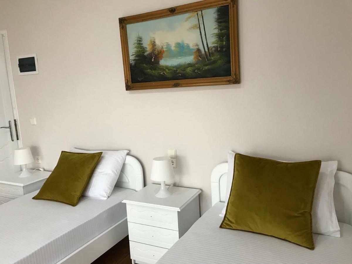 Joy Hotel Sarandë Exterior foto